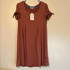 Pink Rose Rust Dress with Tie Sleeves size small. Color is ginger root. New